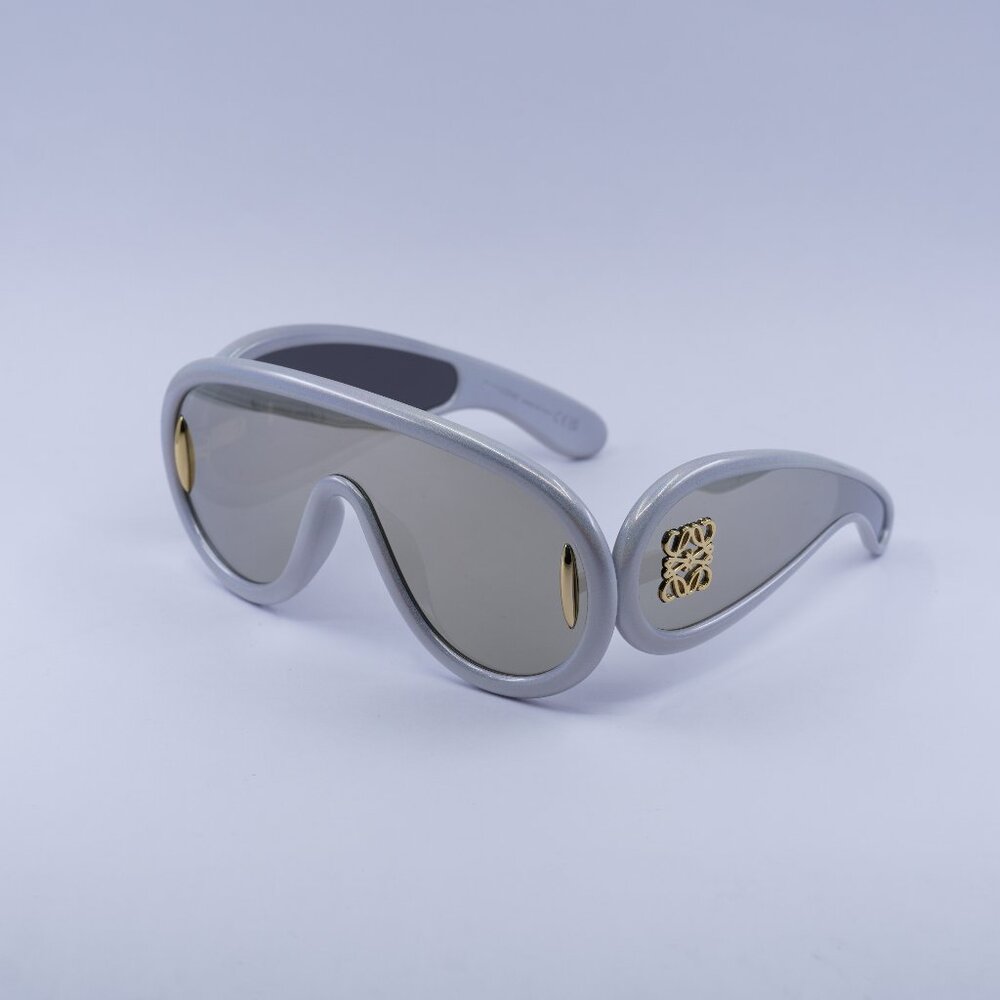 Loewe LW40108I 24C Sunglasses Light Grey/Gold Shield Frame, Grey Lenses
